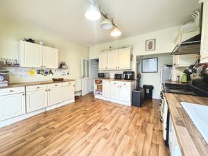 SYDNEY STREET- click for photo gallery